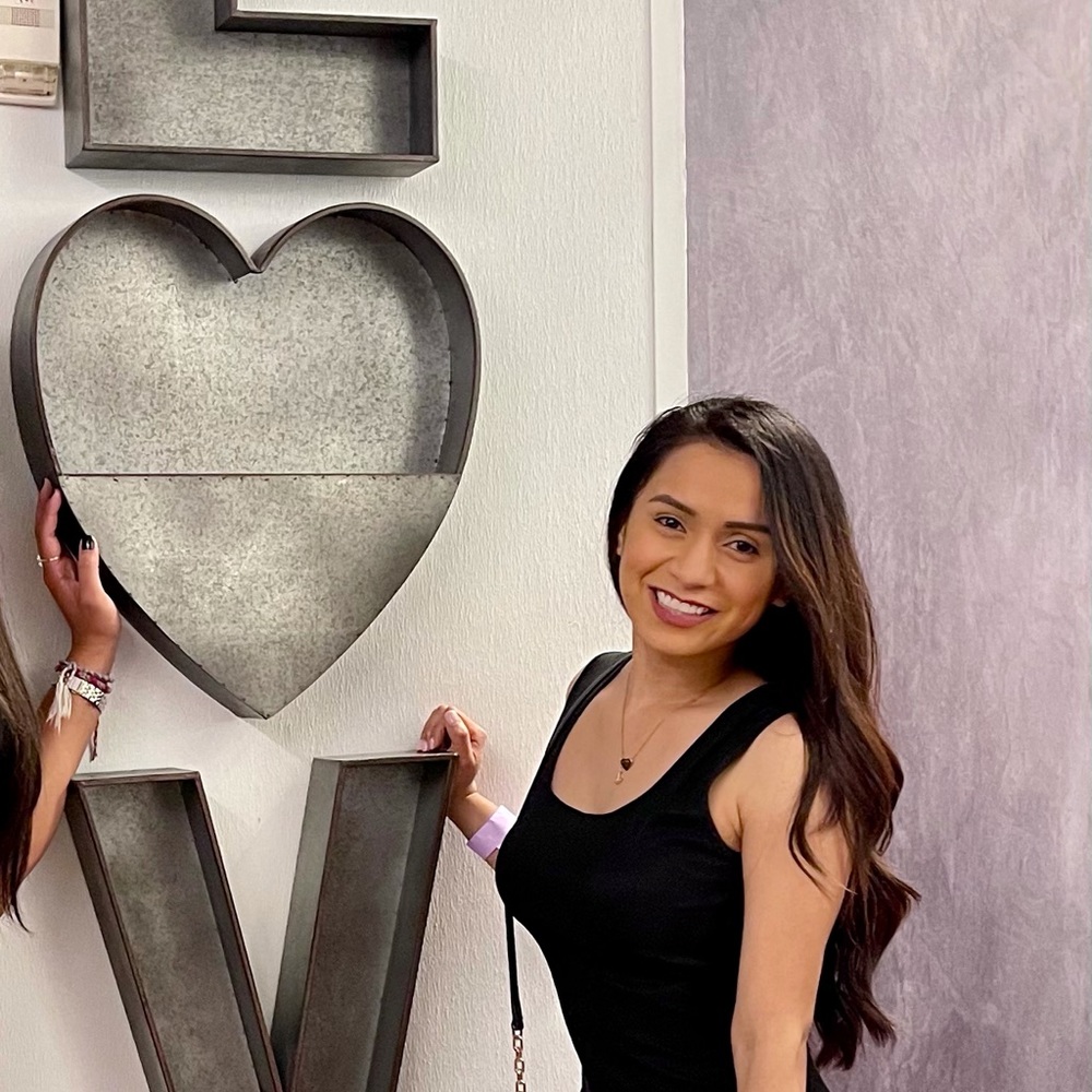 Meet your Posher, Maria a.